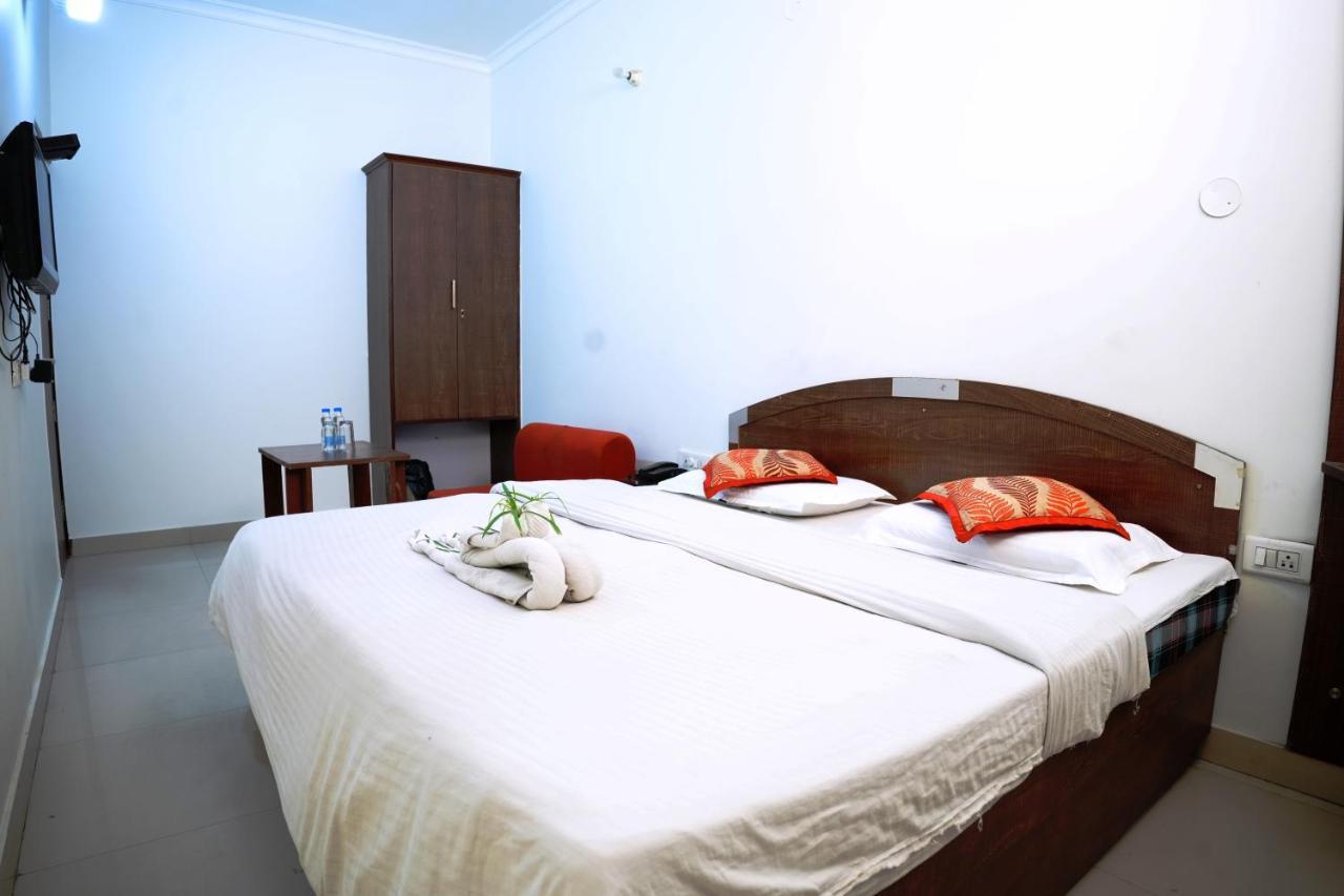 Hotel Holiday Comfort Amritsar Zewnętrze zdjęcie