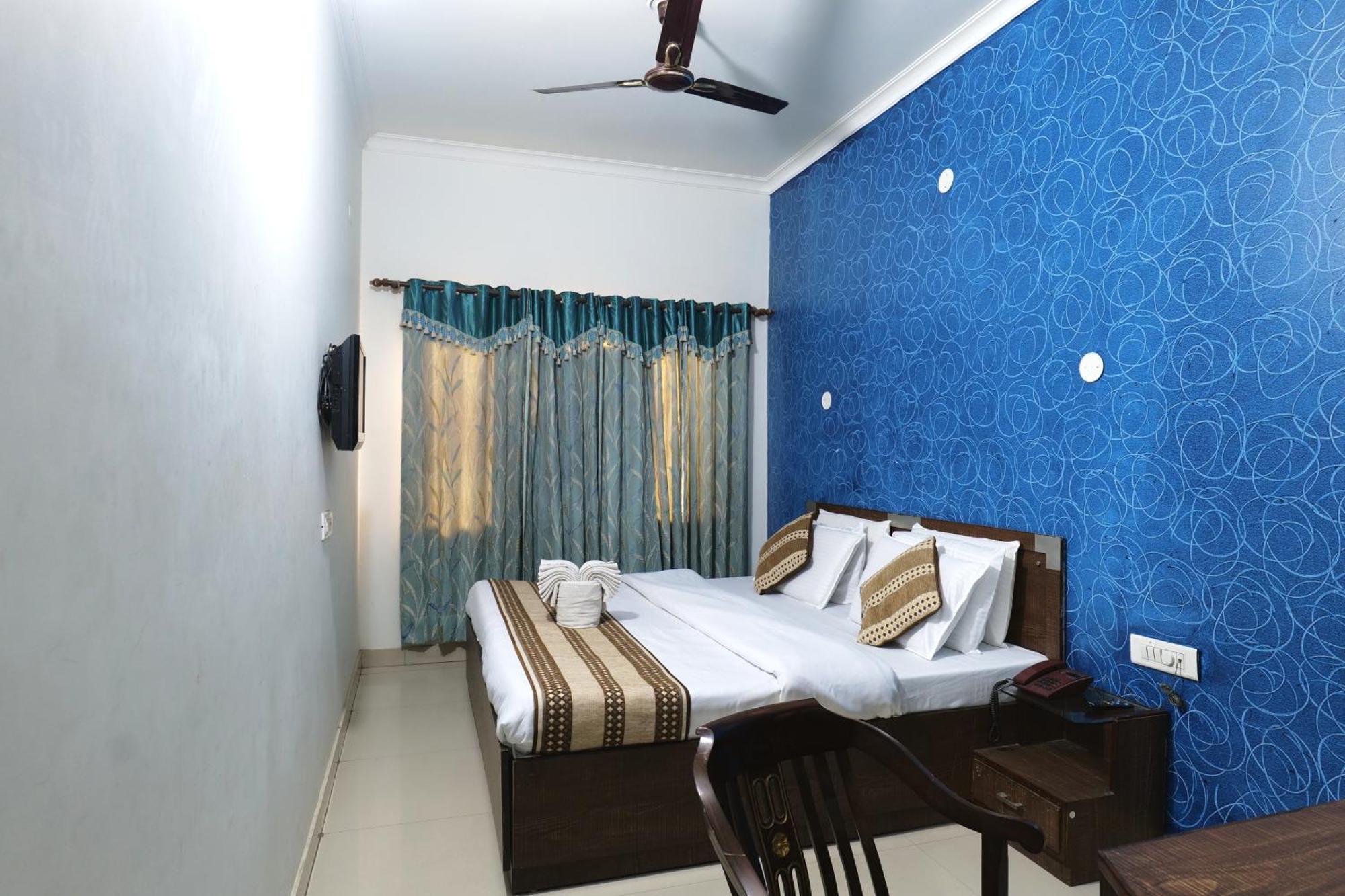 Hotel Holiday Comfort Amritsar Zewnętrze zdjęcie