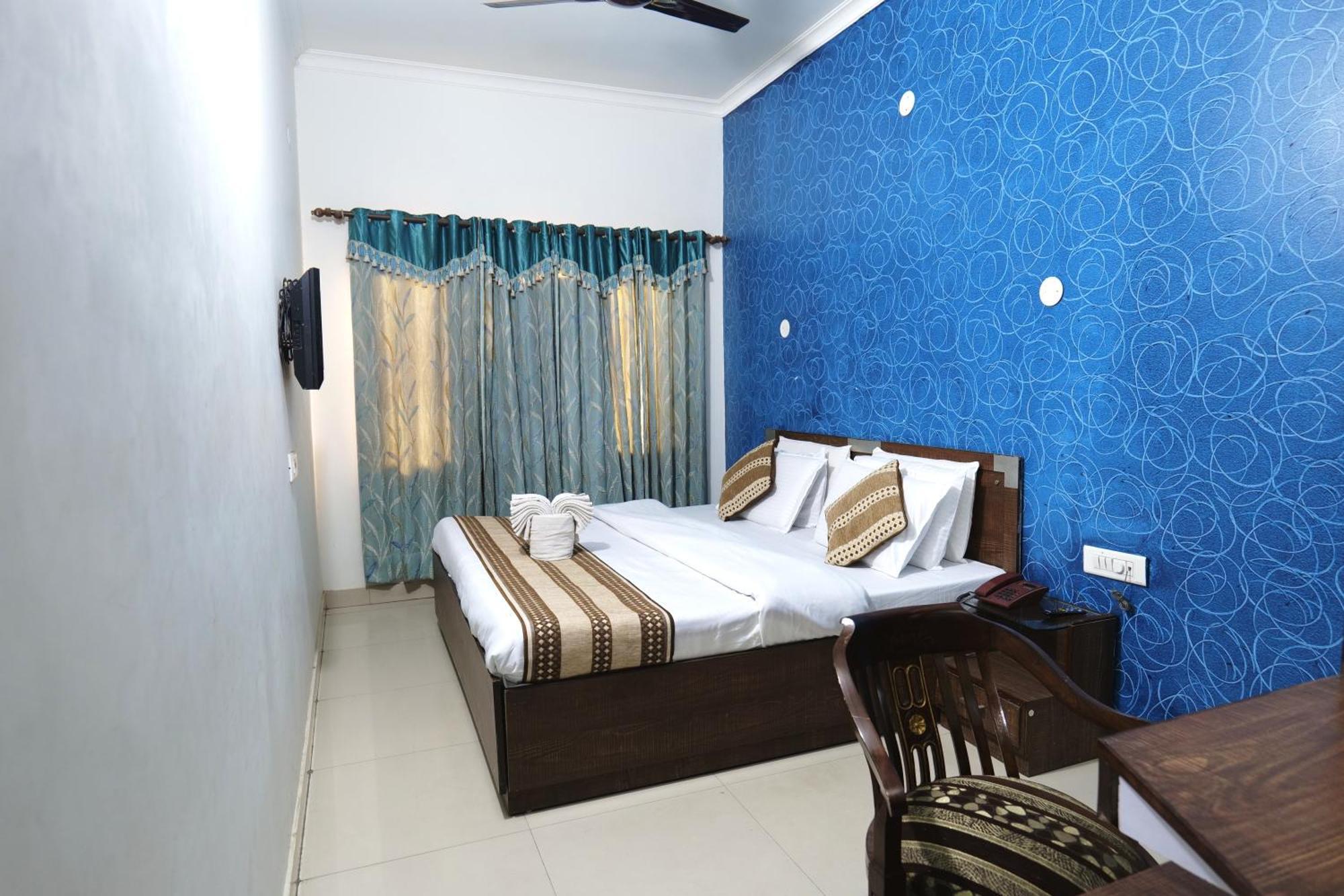 Hotel Holiday Comfort Amritsar Zewnętrze zdjęcie