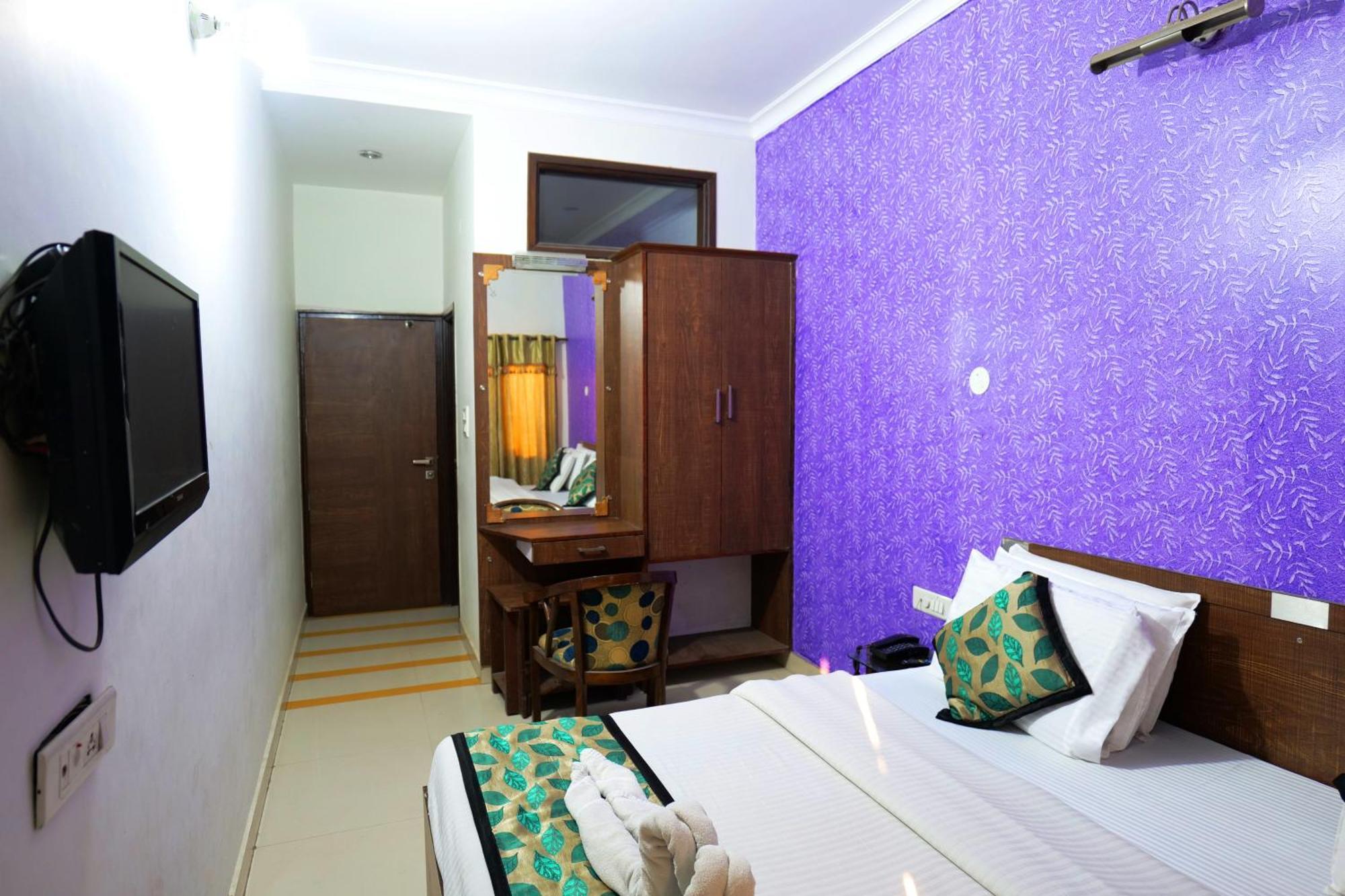 Hotel Holiday Comfort Amritsar Zewnętrze zdjęcie
