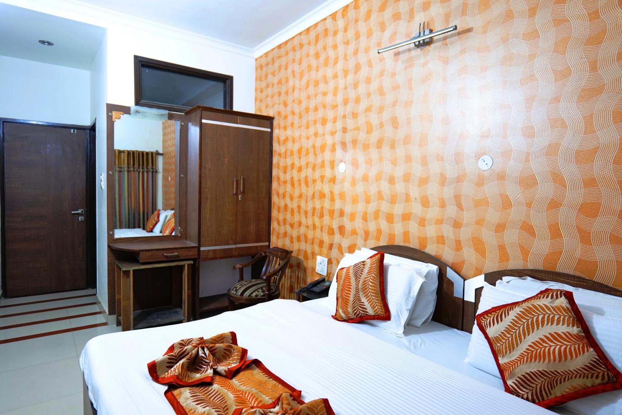 Hotel Holiday Comfort Amritsar Zewnętrze zdjęcie