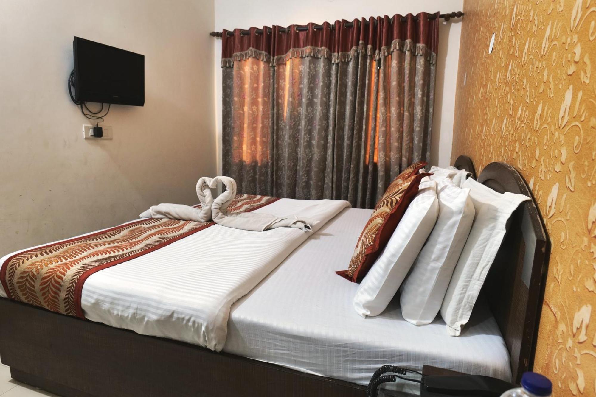 Hotel Holiday Comfort Amritsar Zewnętrze zdjęcie