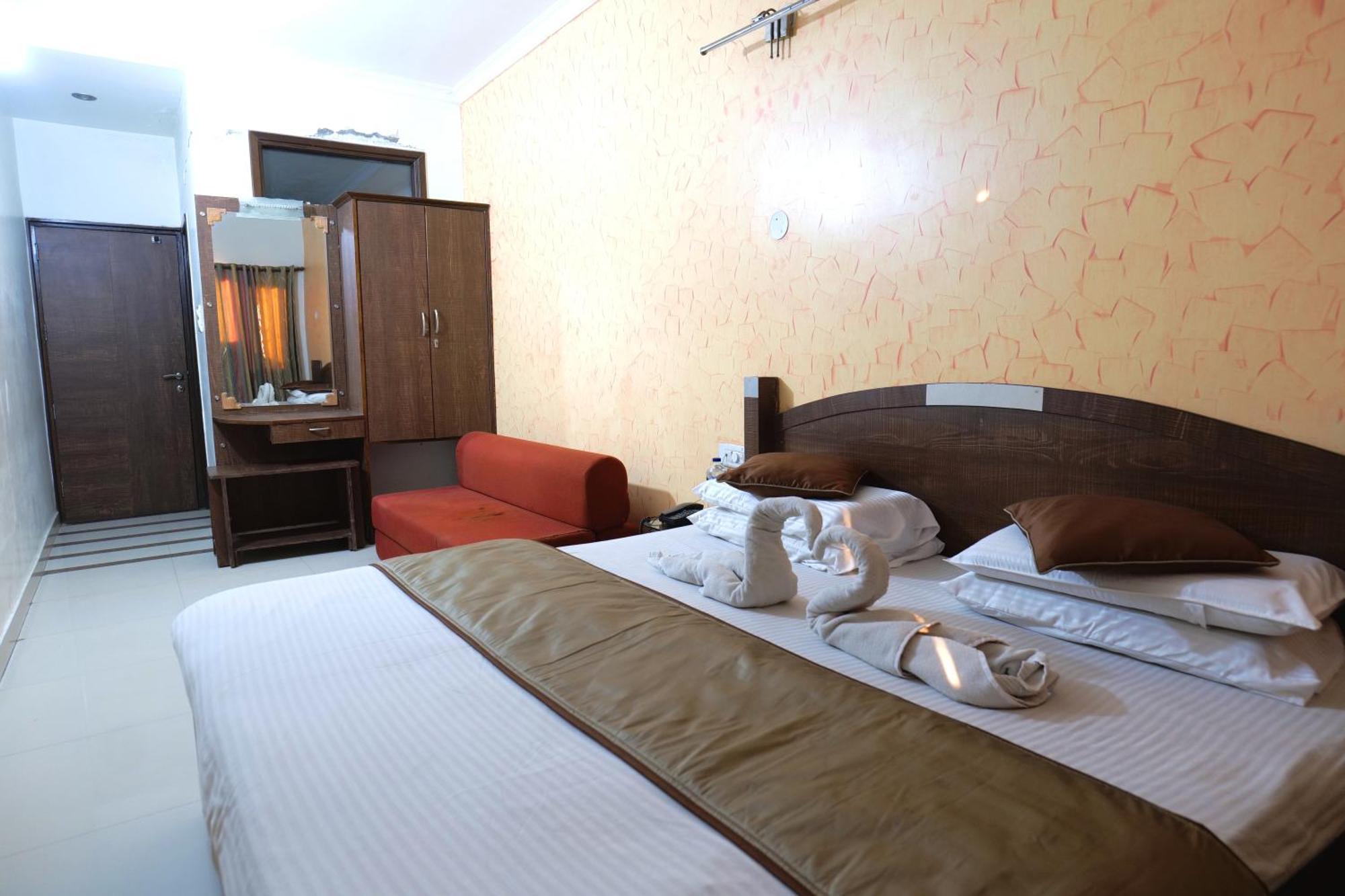 Hotel Holiday Comfort Amritsar Zewnętrze zdjęcie