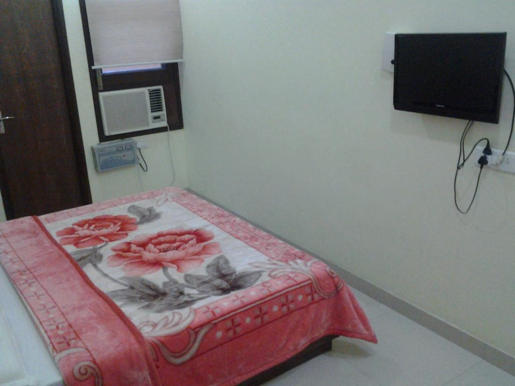 Hotel Holiday Comfort Amritsar Zewnętrze zdjęcie