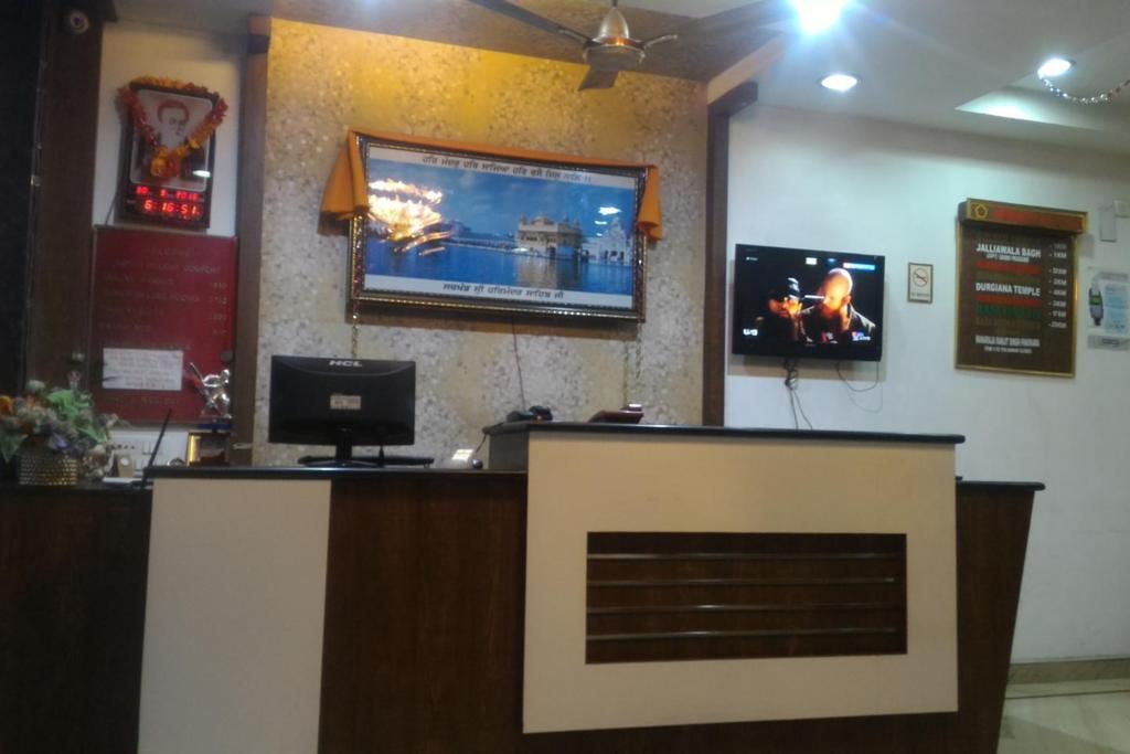 Hotel Holiday Comfort Amritsar Zewnętrze zdjęcie