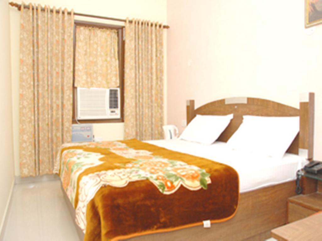 Hotel Holiday Comfort Amritsar Zewnętrze zdjęcie