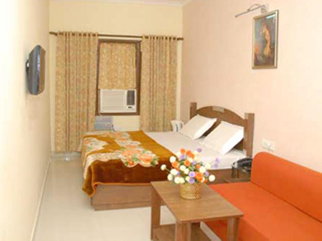 Hotel Holiday Comfort Amritsar Zewnętrze zdjęcie